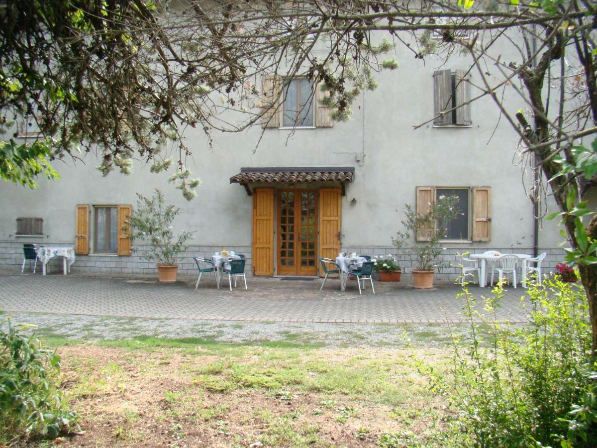 Il Canale Dei Mulini San Damiano Extérieur photo