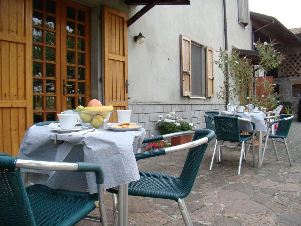 Il Canale Dei Mulini San Damiano Extérieur photo